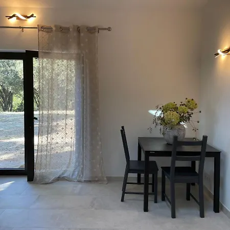 Nyaraló Les Nefliers