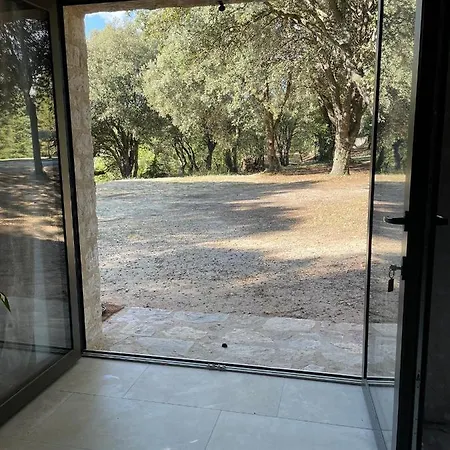 Les Nefliers Ferienhaus Céreste